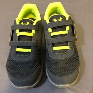 Toddler Boys Under Armour Sneakers size 10